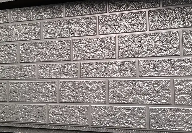 Cum poate placa metalică sculptată să transforme spațiile arhitecturale moderne?