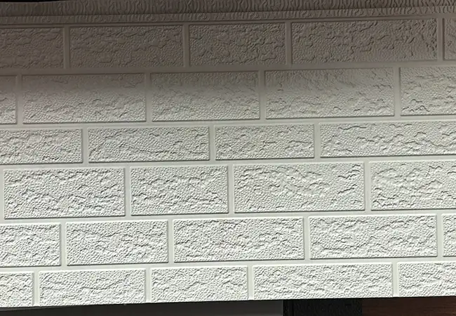 Placa decorativa de izolare finisata